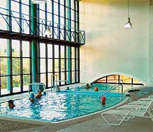 Im Winter genie&szlig;en Sie das Thermalwasser in der Halle