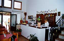 Rezeption des Hotel Bara
