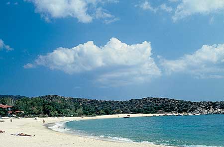 der Strand von Kalamitsi