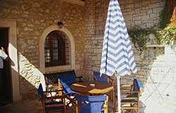 Terrasse der Villa Avlos