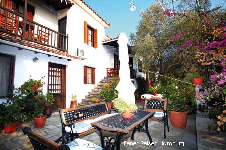 Netter Hof bei den Ferienwohnungen Kastri auf Skopelos