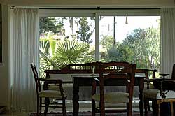 Sch&ouml;ner E&szlig;bereich der Pool Villa