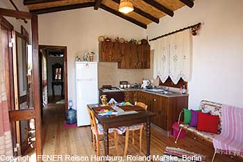 eine Wohnk&uuml;che im Traditionshaus Garavos in Alsancak in Nordzypern