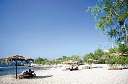 Der Strand beim Hotel Riviera bei Girne