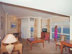 Eine Suite des Salami bay Conti Hotels in Nordzypern