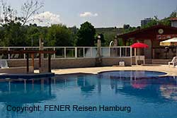 Pool des Hotel Tuana, direkt am Strand in der Umgebung Akcakoca's an der westlichen Schwarzmeerk&uuml;ste in der T&uuml;rkei